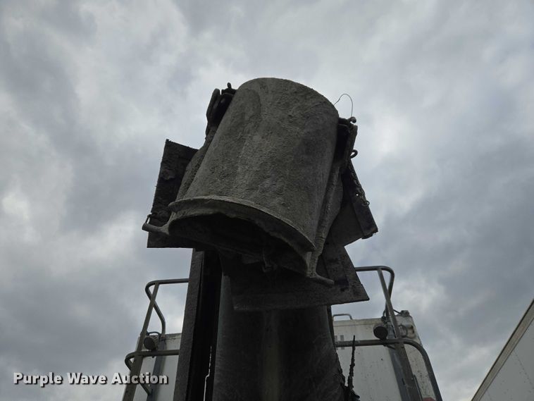 image for item YA2730 2020 Freightliner 114SD volumetric concrete mixer truck