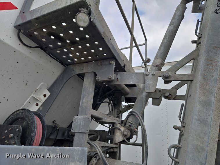 image for item YA2730 2020 Freightliner 114SD volumetric concrete mixer truck