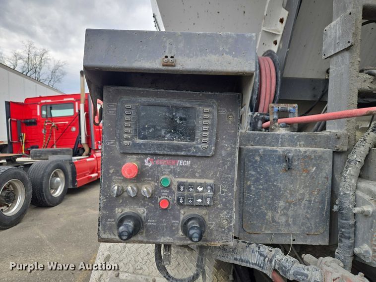 image for item YA2730 2020 Freightliner 114SD volumetric concrete mixer truck