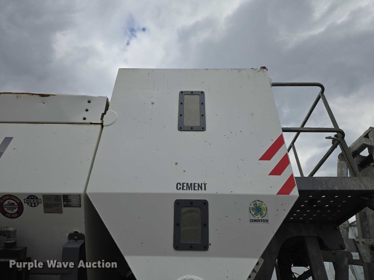 image for item YA2730 2020 Freightliner 114SD volumetric concrete mixer truck