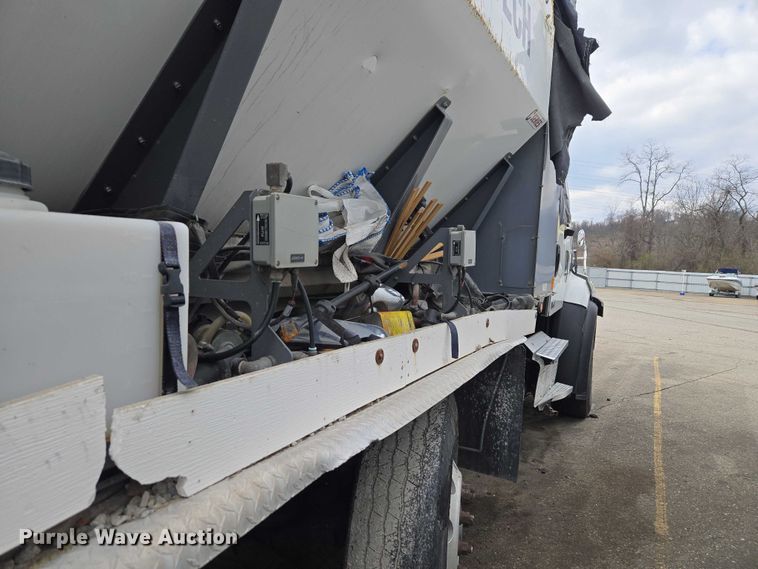 image for item YA2730 2020 Freightliner 114SD volumetric concrete mixer truck