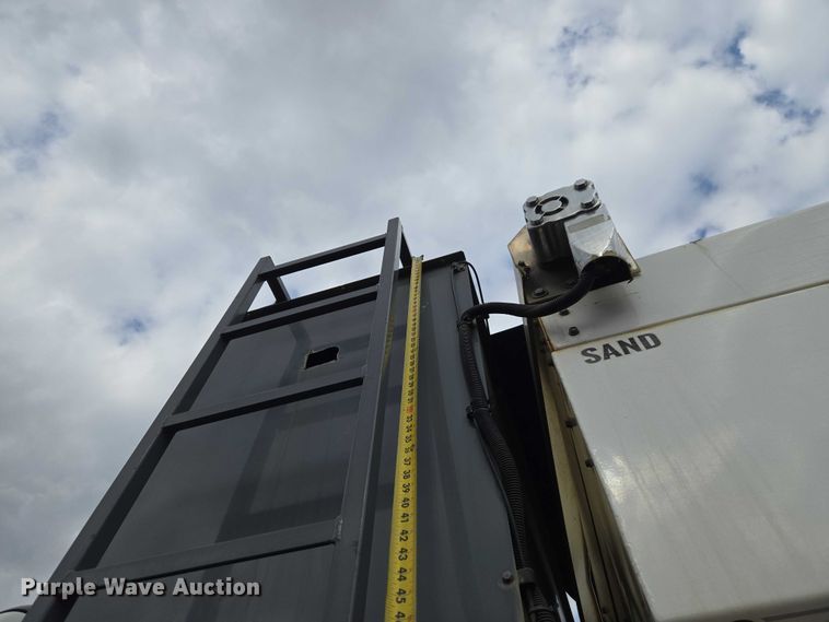 image for item YA2730 2020 Freightliner 114SD volumetric concrete mixer truck