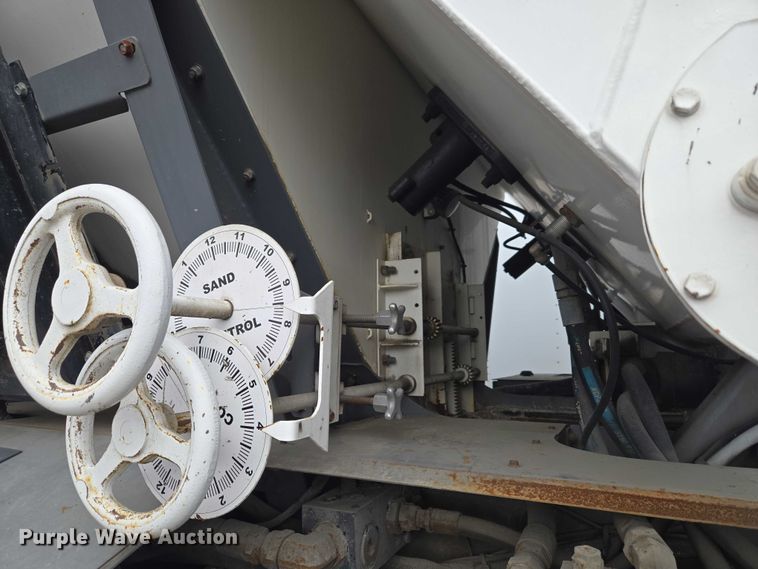 image for item YA2730 2020 Freightliner 114SD volumetric concrete mixer truck