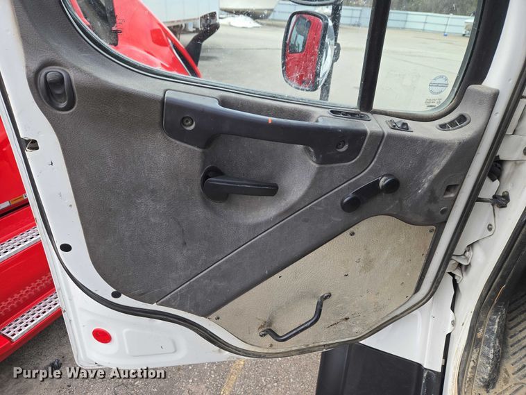 image for item YA2730 2020 Freightliner 114SD volumetric concrete mixer truck