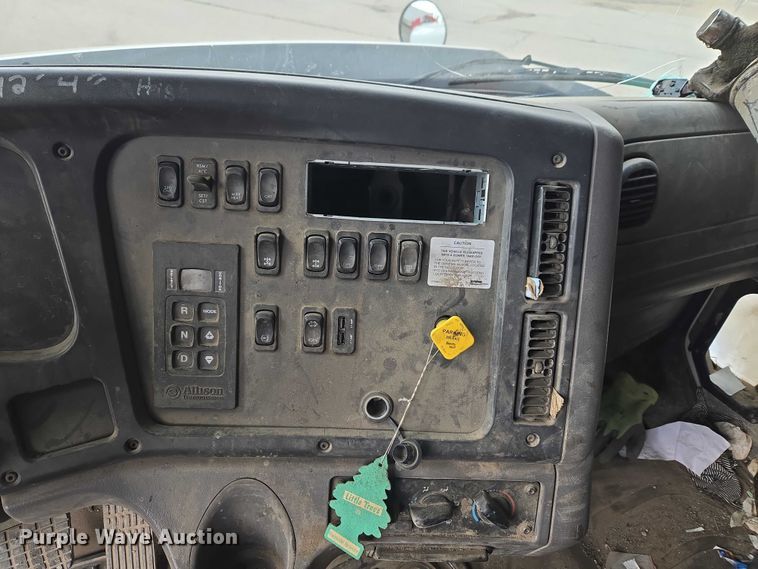 image for item YA2730 2020 Freightliner 114SD volumetric concrete mixer truck