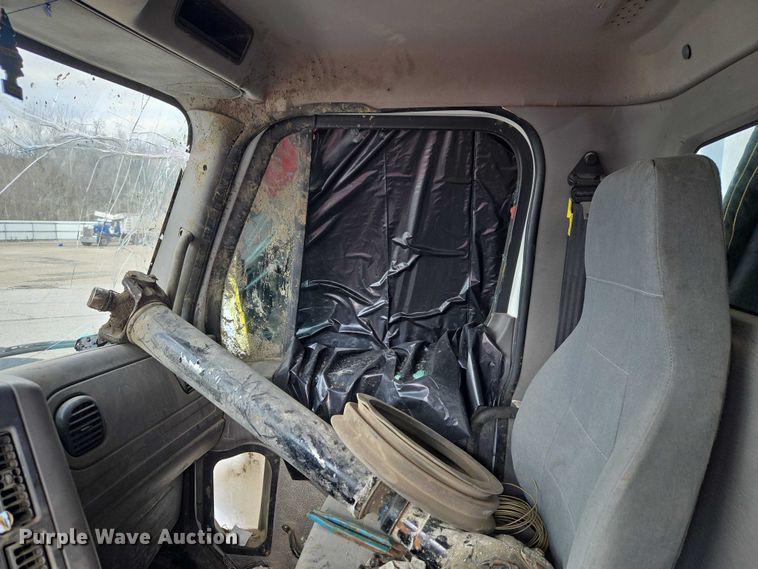 image for item YA2730 2020 Freightliner 114SD volumetric concrete mixer truck