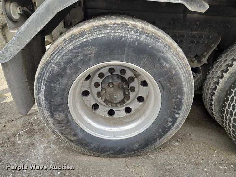 image for item YA2730 2020 Freightliner 114SD volumetric concrete mixer truck