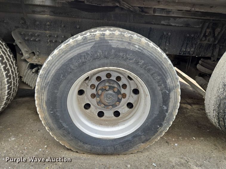 image for item YA2730 2020 Freightliner 114SD volumetric concrete mixer truck