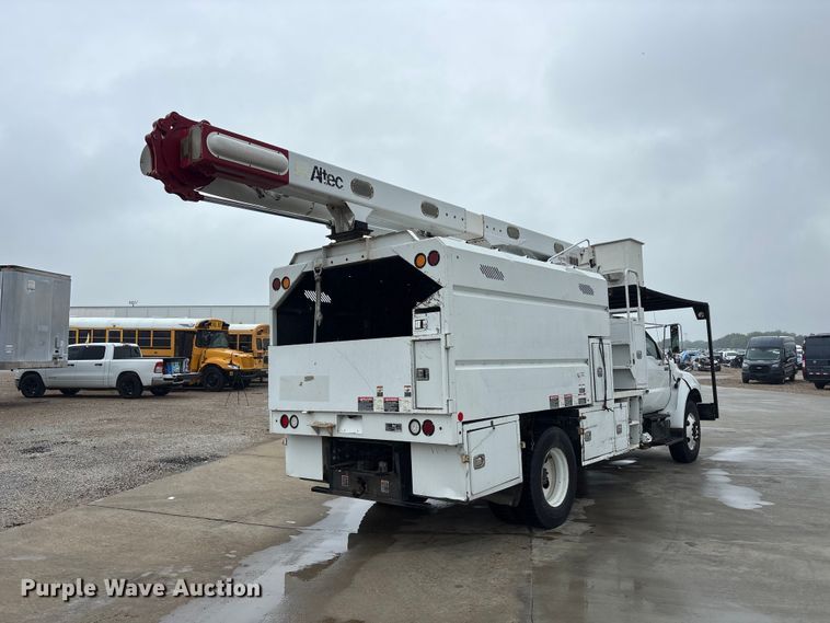 image for item YA2805 2015 Ford F750 Super Duty forestry bucket truck