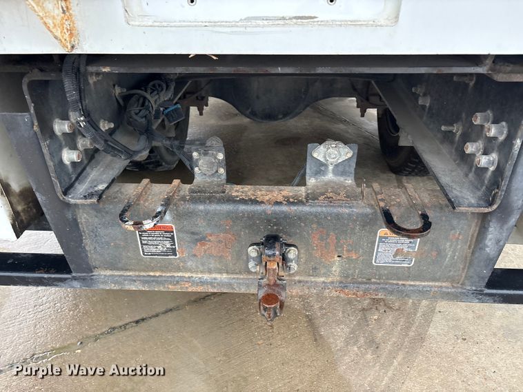 image for item YA2805 2015 Ford F750 Super Duty forestry bucket truck