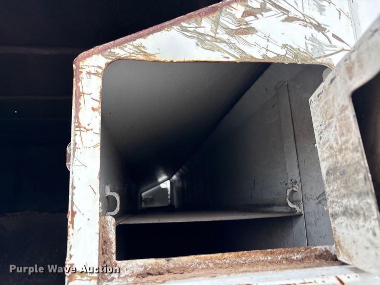 image for item YA2805 2015 Ford F750 Super Duty forestry bucket truck