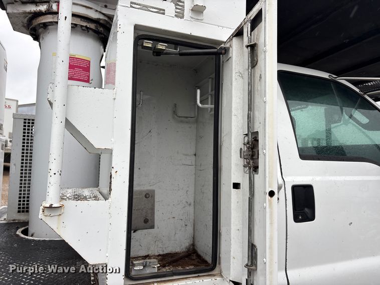 image for item YA2805 2015 Ford F750 Super Duty forestry bucket truck
