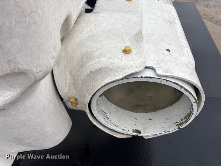 image for item YA2805 2015 Ford F750 Super Duty forestry bucket truck