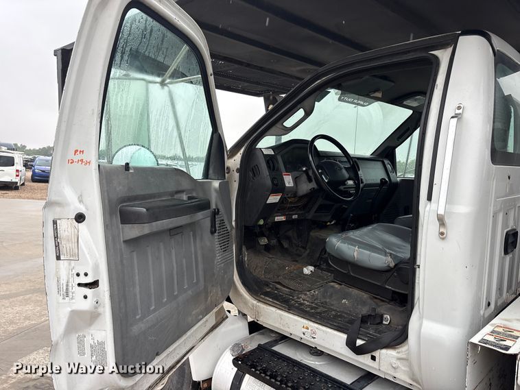 image for item YA2805 2015 Ford F750 Super Duty forestry bucket truck