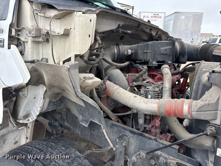 image for item YA2805 2015 Ford F750 Super Duty forestry bucket truck