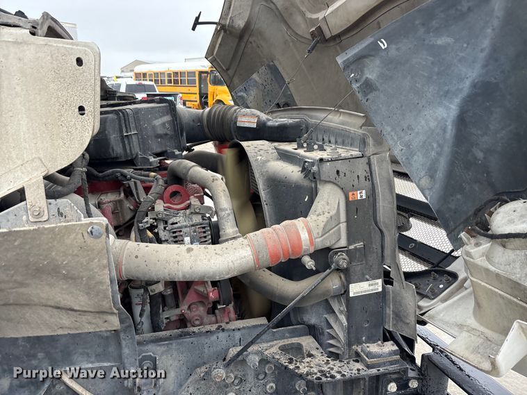 image for item YA2805 2015 Ford F750 Super Duty forestry bucket truck
