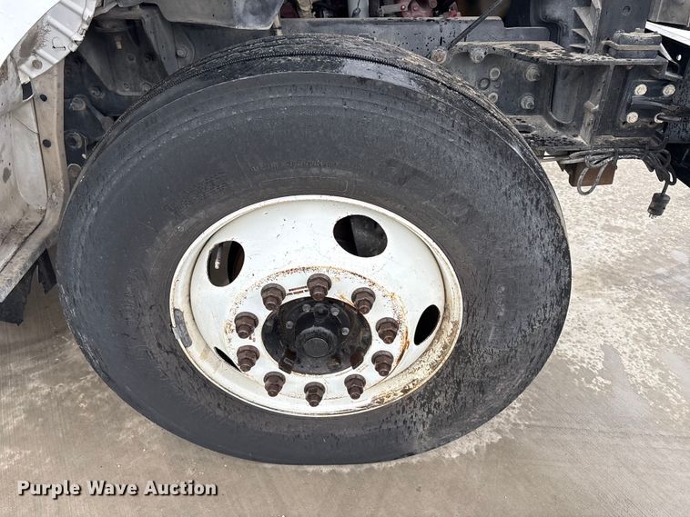image for item YA2805 2015 Ford F750 Super Duty forestry bucket truck