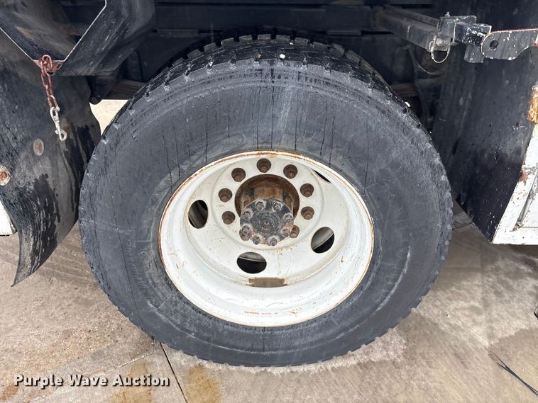 image for item YA2805 2015 Ford F750 Super Duty forestry bucket truck