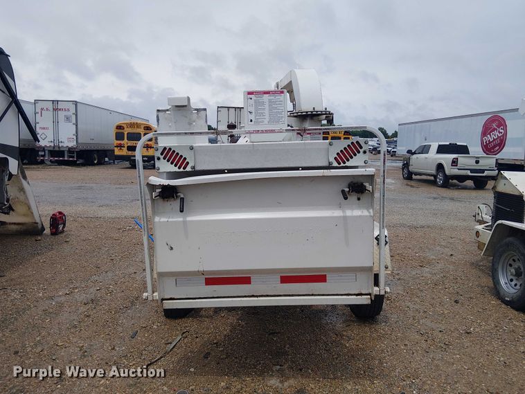 image for item YA2809 2020 Bandit 200UC wood chipper