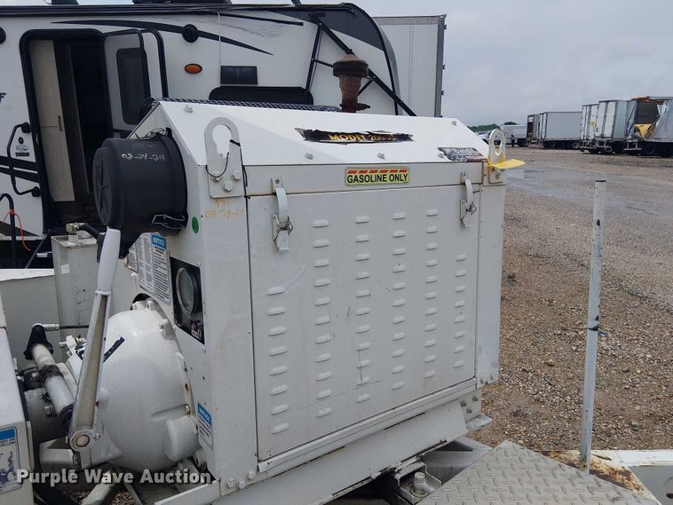 image for item YA2809 2020 Bandit 200UC wood chipper