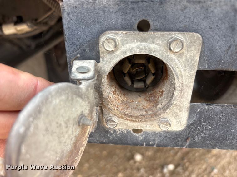image for item YA2811 2009 Ford F750 Super Duty chipper truck