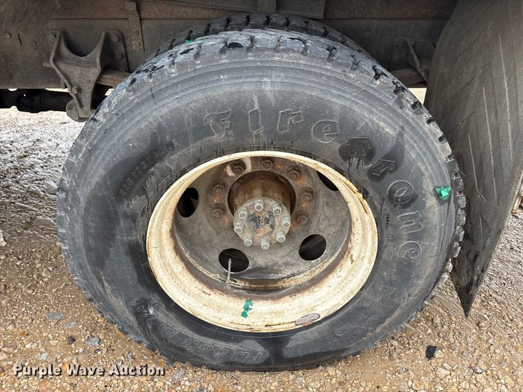 image for item YA2811 2009 Ford F750 Super Duty chipper truck