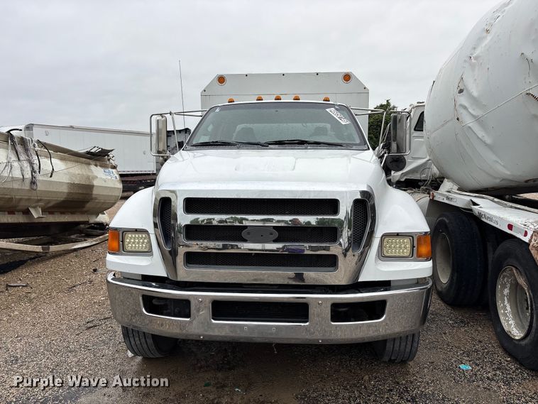 image for item YA2813 2011 Ford F750 Super Duty chipper truck