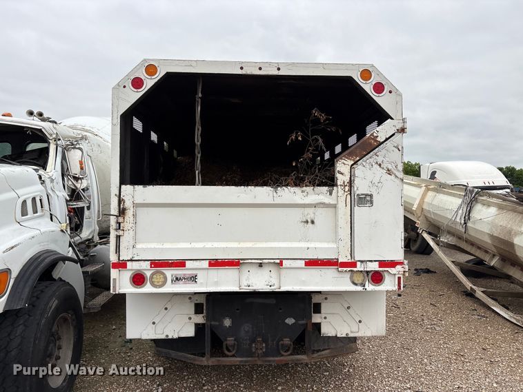 image for item YA2813 2011 Ford F750 Super Duty chipper truck