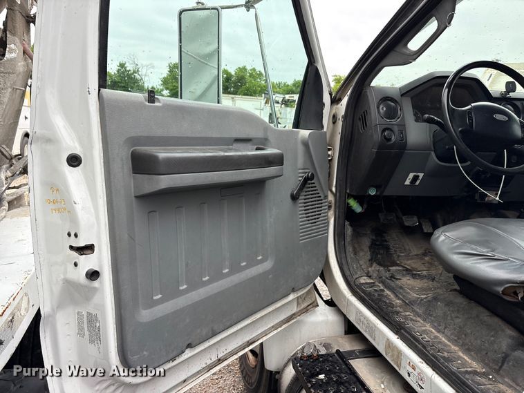 image for item YA2813 2011 Ford F750 Super Duty chipper truck