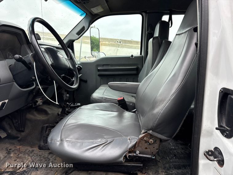 image for item YA2813 2011 Ford F750 Super Duty chipper truck