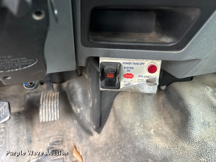 image for item YA2813 2011 Ford F750 Super Duty chipper truck