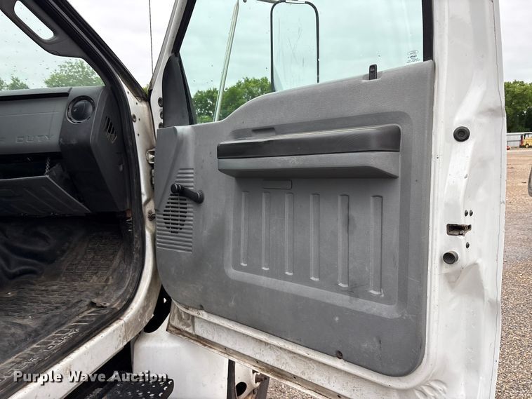 image for item YA2813 2011 Ford F750 Super Duty chipper truck