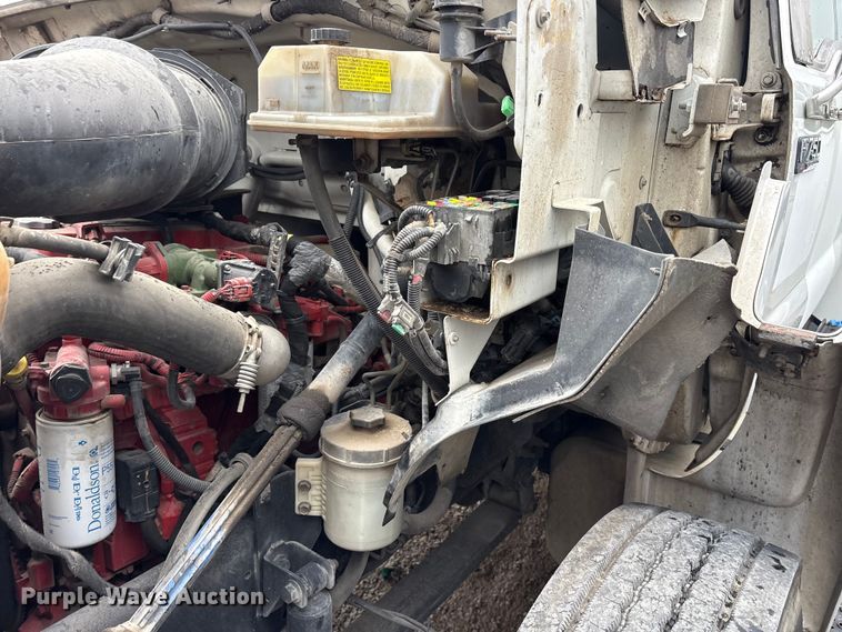 image for item YA2813 2011 Ford F750 Super Duty chipper truck