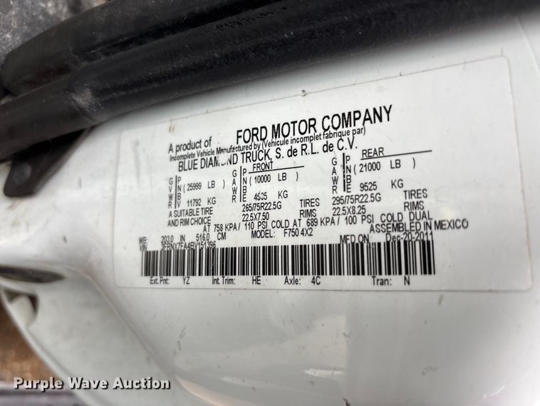 image for item YA2813 2011 Ford F750 Super Duty chipper truck