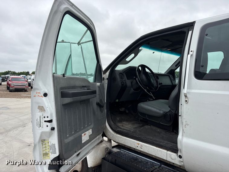 image for item YA2814 2015 Ford F650 Super Duty chipper truck