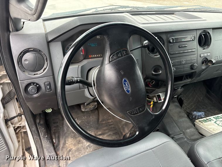 image for item YA2814 2015 Ford F650 Super Duty chipper truck