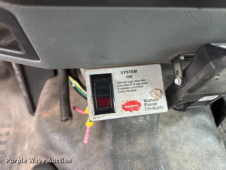 image for item YA2814 2015 Ford F650 Super Duty chipper truck