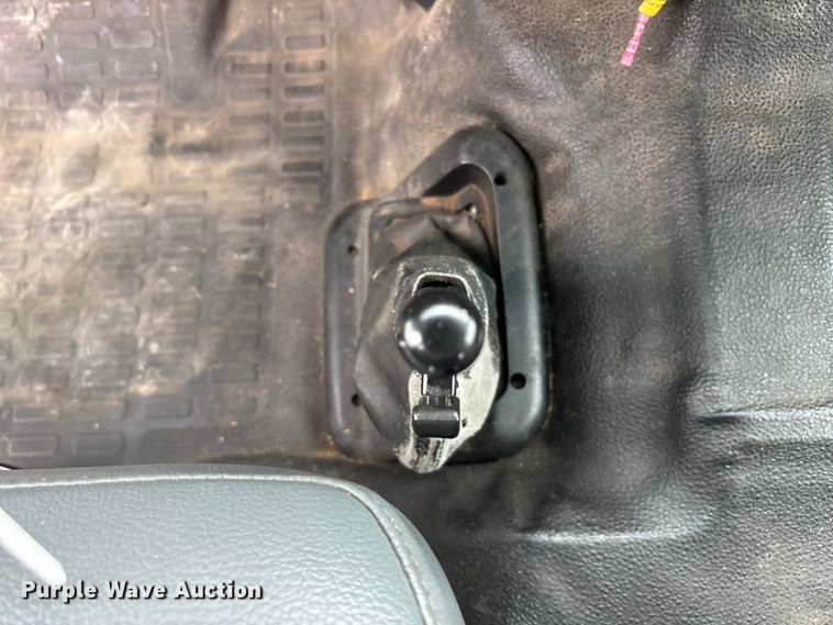 image for item YA2814 2015 Ford F650 Super Duty chipper truck