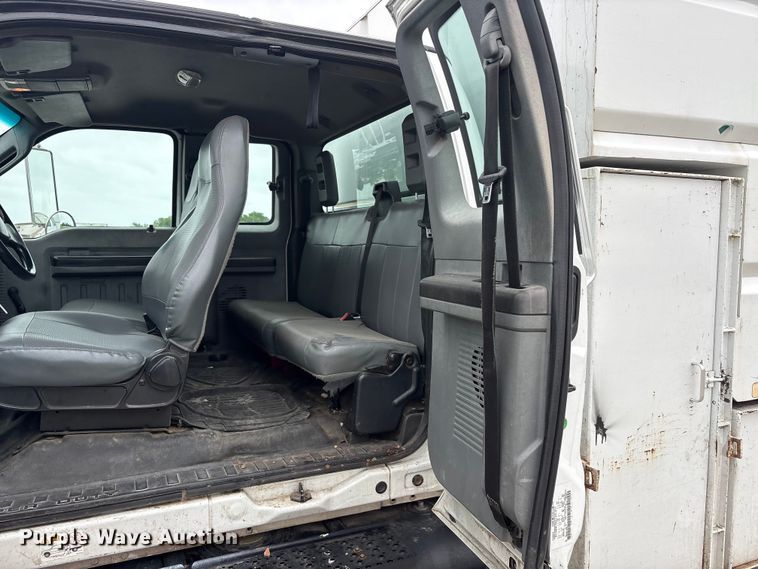 image for item YA2814 2015 Ford F650 Super Duty chipper truck