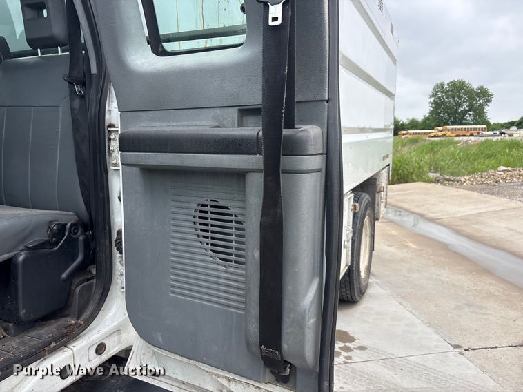 image for item YA2814 2015 Ford F650 Super Duty chipper truck