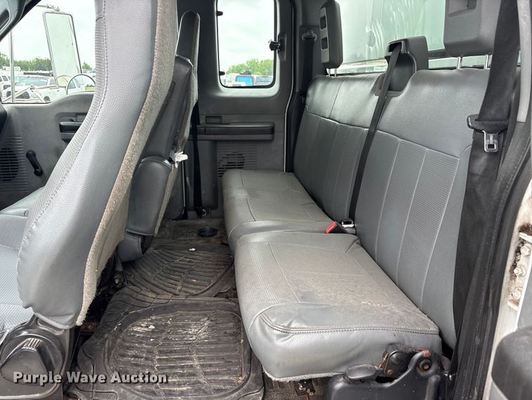 image for item YA2814 2015 Ford F650 Super Duty chipper truck
