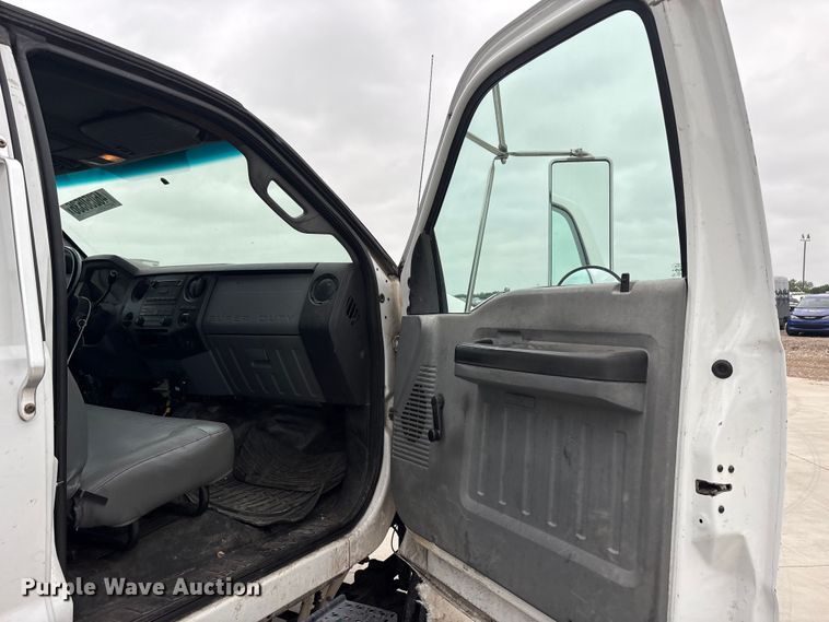 image for item YA2814 2015 Ford F650 Super Duty chipper truck