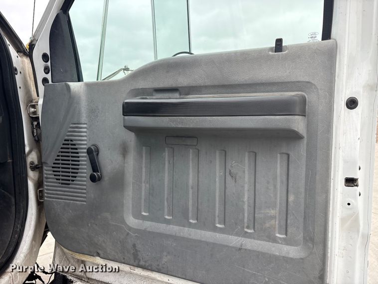 image for item YA2814 2015 Ford F650 Super Duty chipper truck