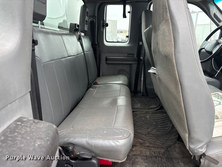 image for item YA2814 2015 Ford F650 Super Duty chipper truck