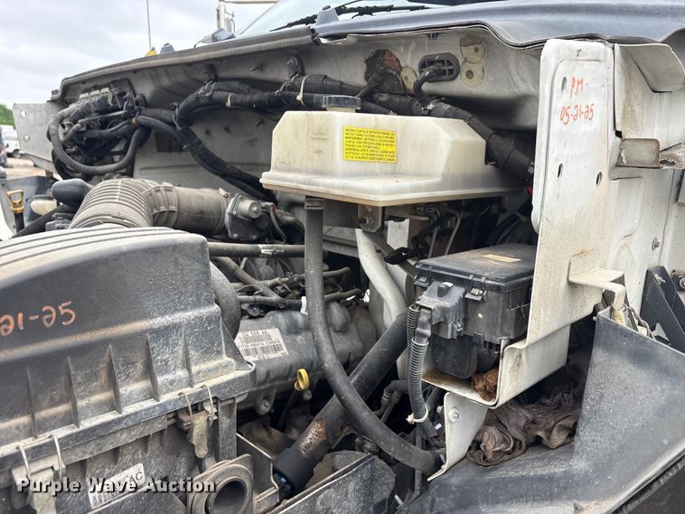 image for item YA2814 2015 Ford F650 Super Duty chipper truck