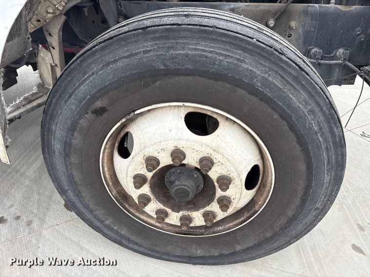 image for item YA2814 2015 Ford F650 Super Duty chipper truck