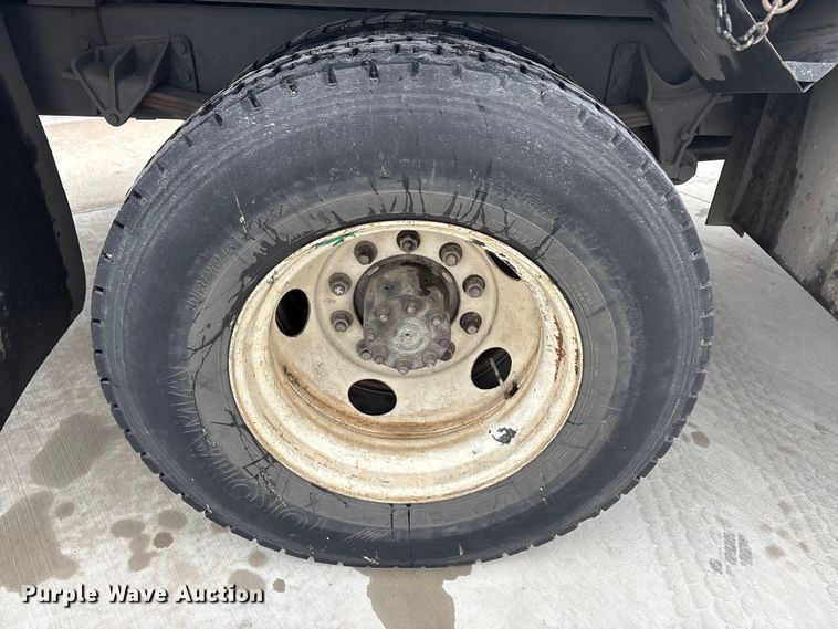 image for item YA2814 2015 Ford F650 Super Duty chipper truck