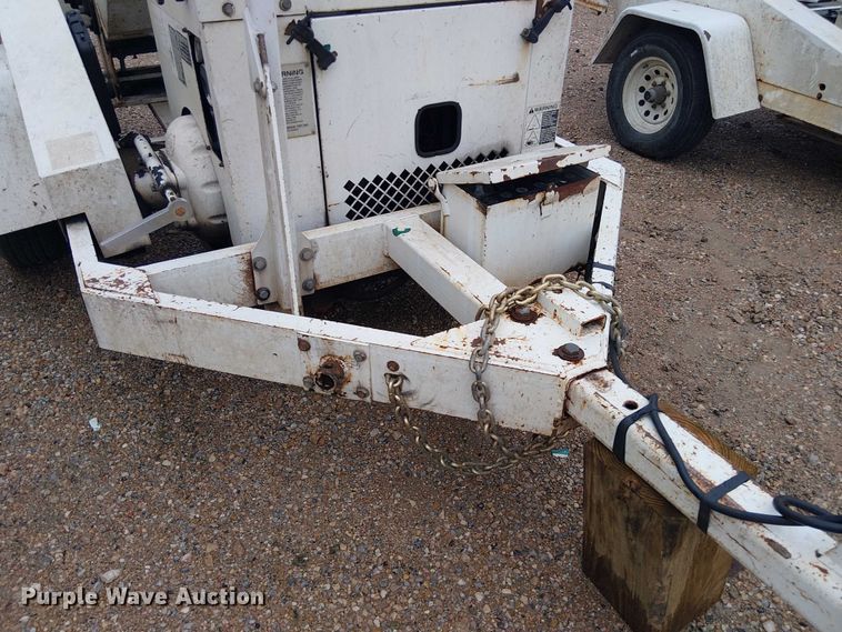 image for item YA2816 2005 Woodchuck 12A wood chipper