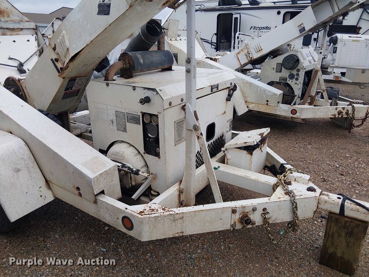 image for item YA2816 2005 Woodchuck 12A wood chipper