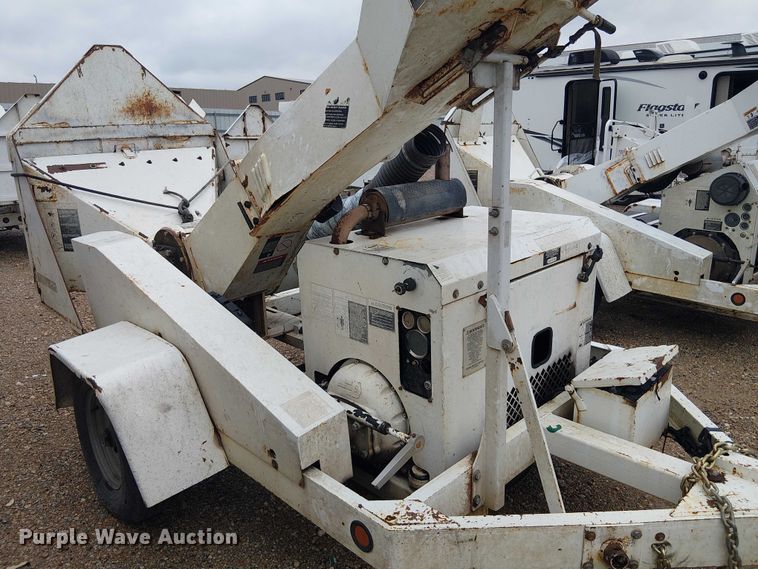 image for item YA2816 2005 Woodchuck 12A wood chipper